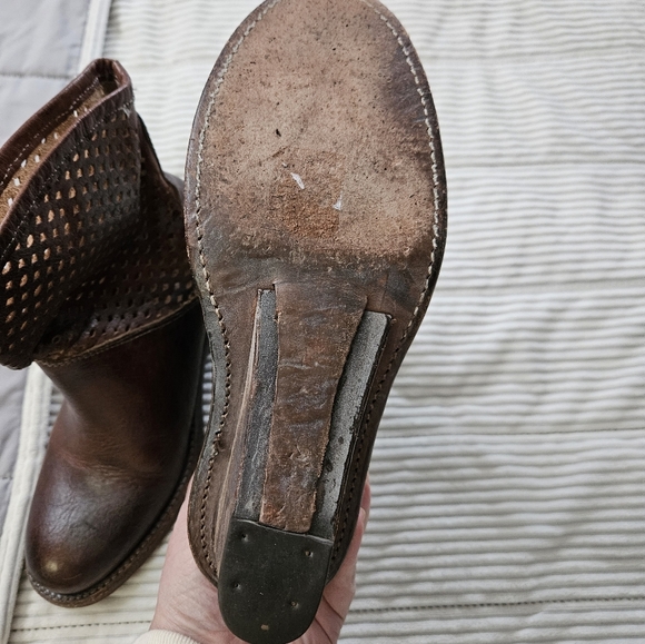 BED STU COBBLER Series Brown perforated ankle wedge boots. Size 7 - Picture 7 of 11